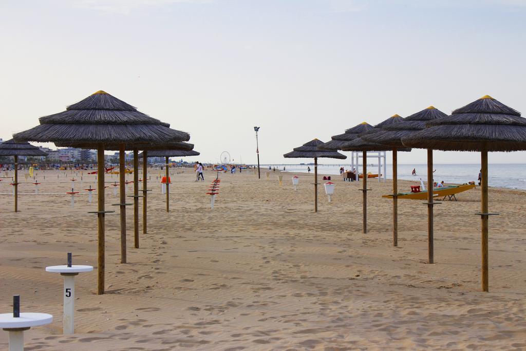 Hotel Amoha Ρίμινι Εξωτερικό φωτογραφία