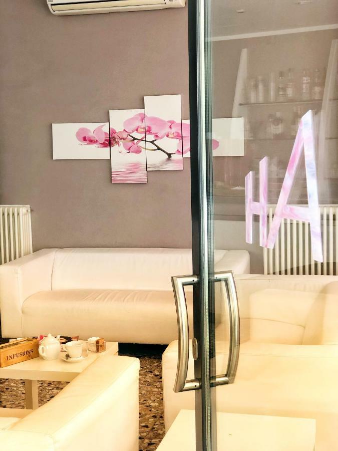 Hotel Amoha Ρίμινι Εξωτερικό φωτογραφία